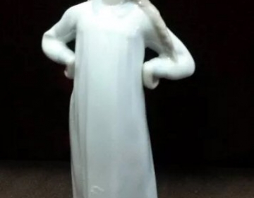 Estatuillas porcelana lladro niño en camison Cod 30072